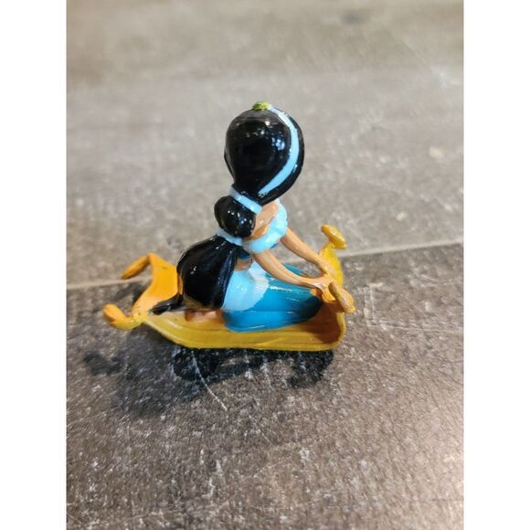 Disney Jasmine Magic Carpet toy figure Aladdin - Picture 4 of 5